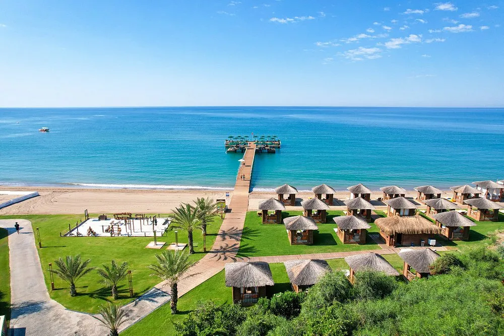 Clornexa Hotel Exterior